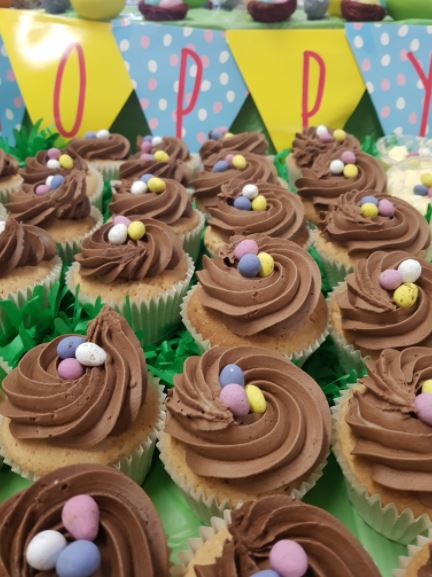 Tempting Easter cupcakes